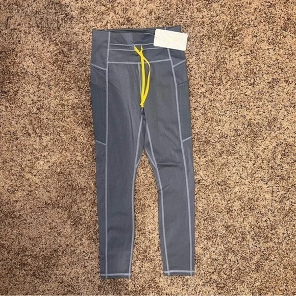 Fabletics Pants - NWT Fabletics Motion365 Ultra High-Waisted Contrast Legging Size Small ❤️